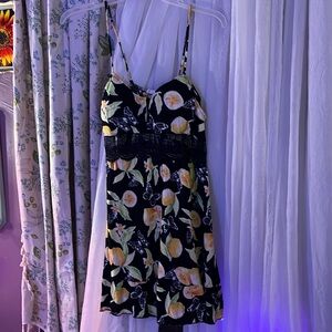 Jolie and Joy x-large women’s black & yellow print spaghetti straps dress